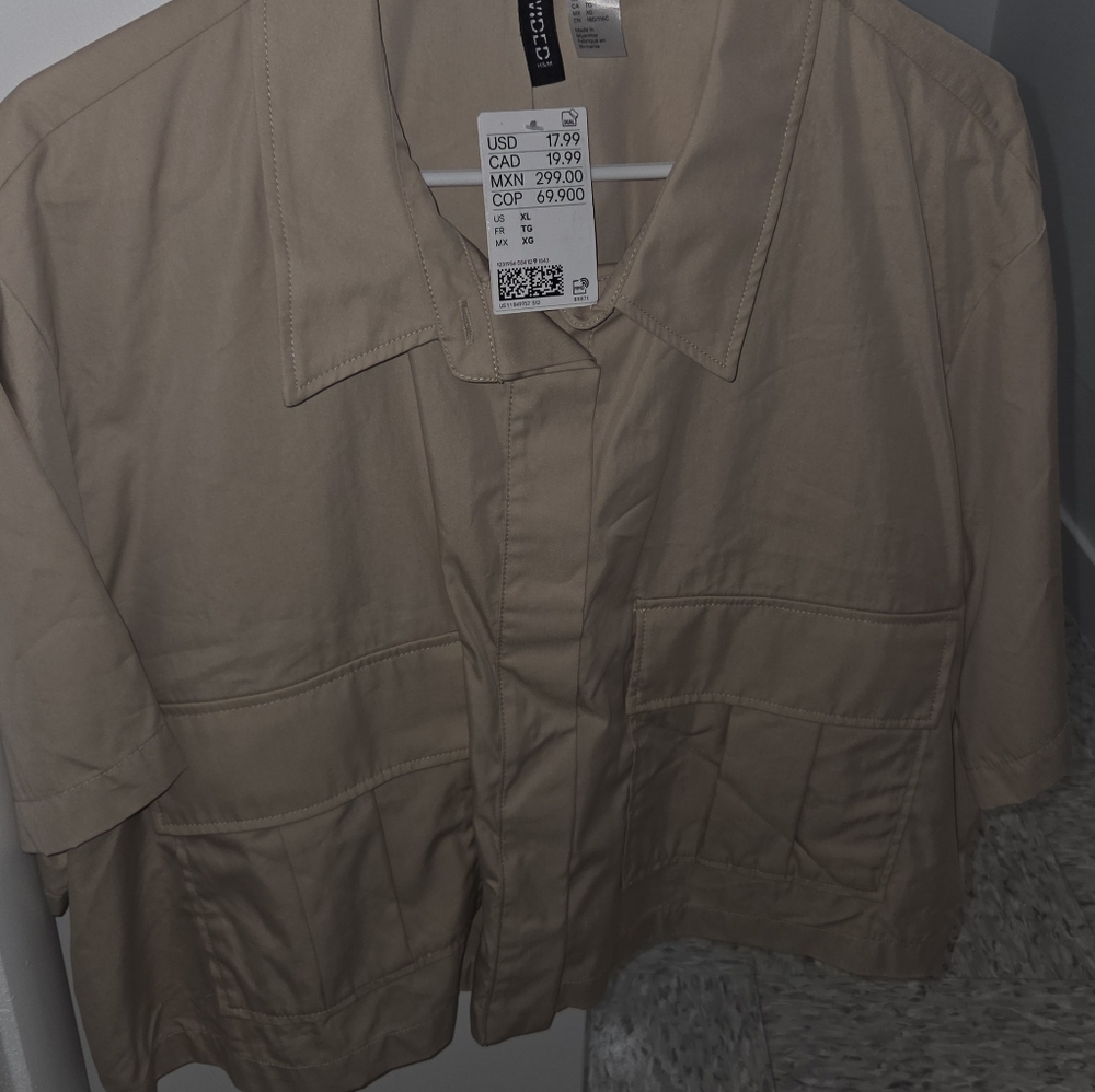 H&M Beige Short Sleeve Shirt, size XL